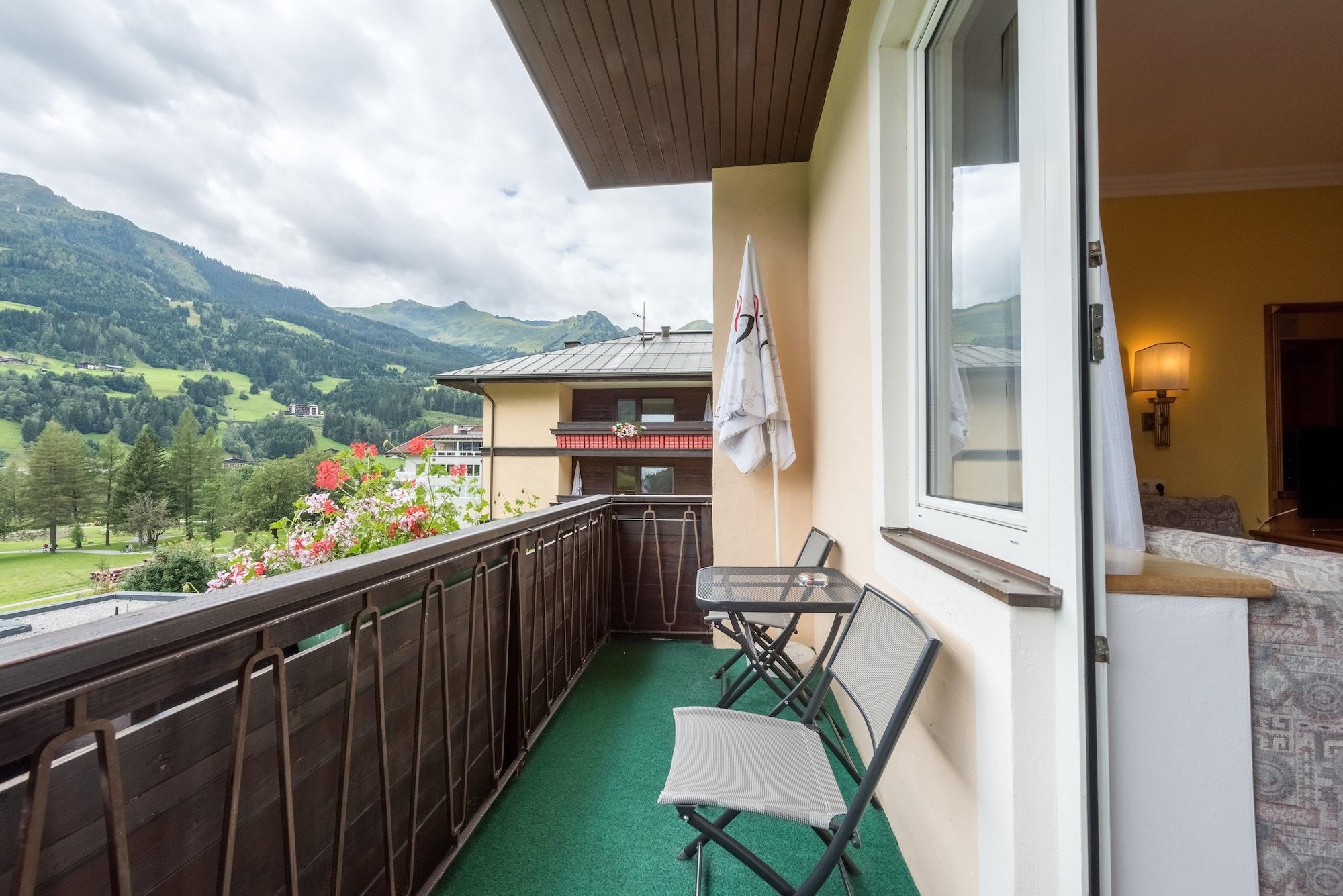 Hotel Germania Gastein - Ganzjaehrig Inklusive Alpentherme Gastein & Sommersaison Inklusive Gasteiner Bergbahnen Бад Хофгащайн Екстериор снимка