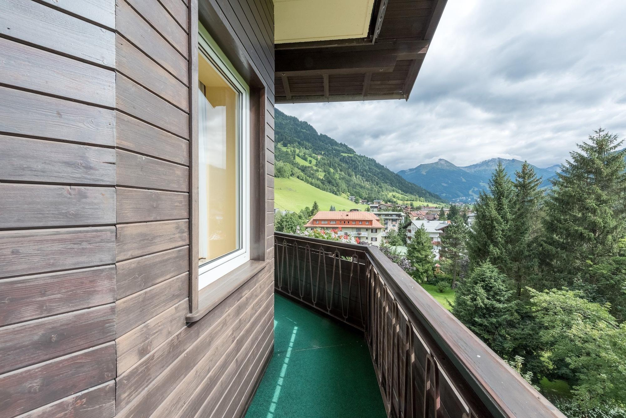 Hotel Germania Gastein - Ganzjaehrig Inklusive Alpentherme Gastein & Sommersaison Inklusive Gasteiner Bergbahnen Бад Хофгащайн Екстериор снимка